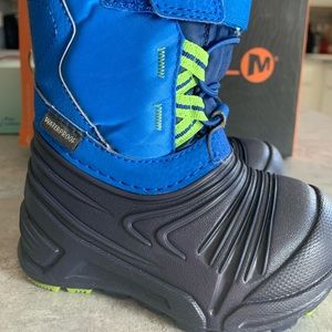 MERRELL SIZE 5T *NEW with box*